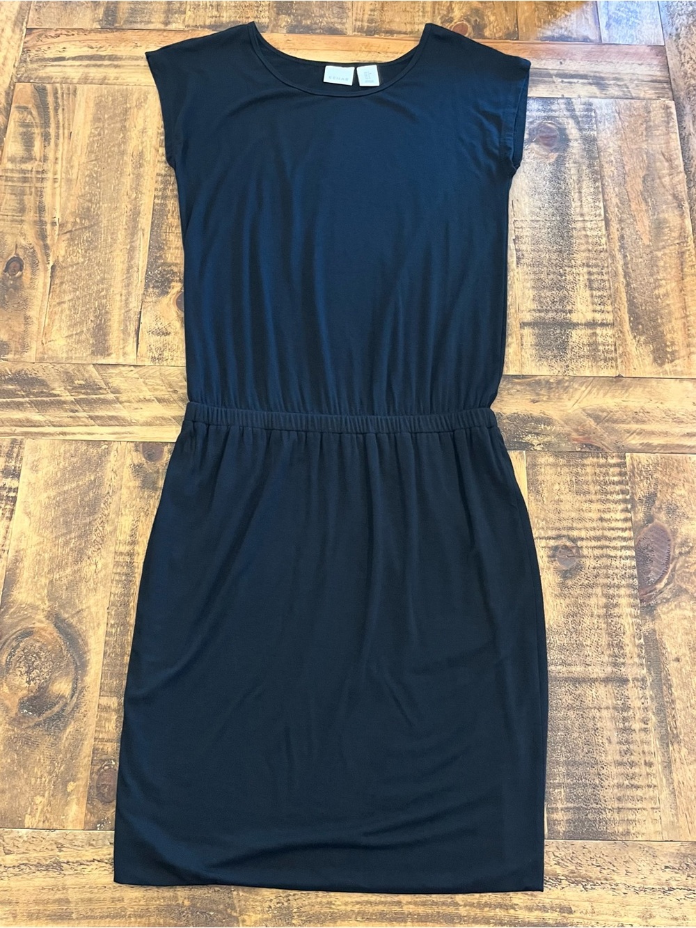 Kenar Black Short-Sleeve Midi Dress with Elastic Waist